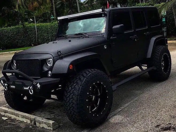 vopsea antizgârieturi Raptor